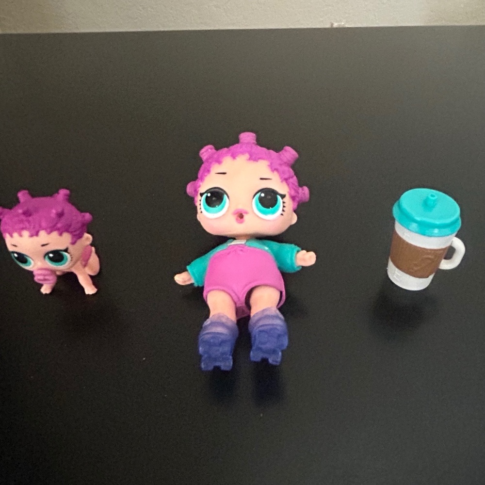 LOL SURPRISE!  Roller Sk8er and her little sister. Series 1-  ( Retired)